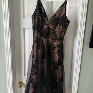 Dress the Population Black and Tan Fit and Flare V-Neck Dress